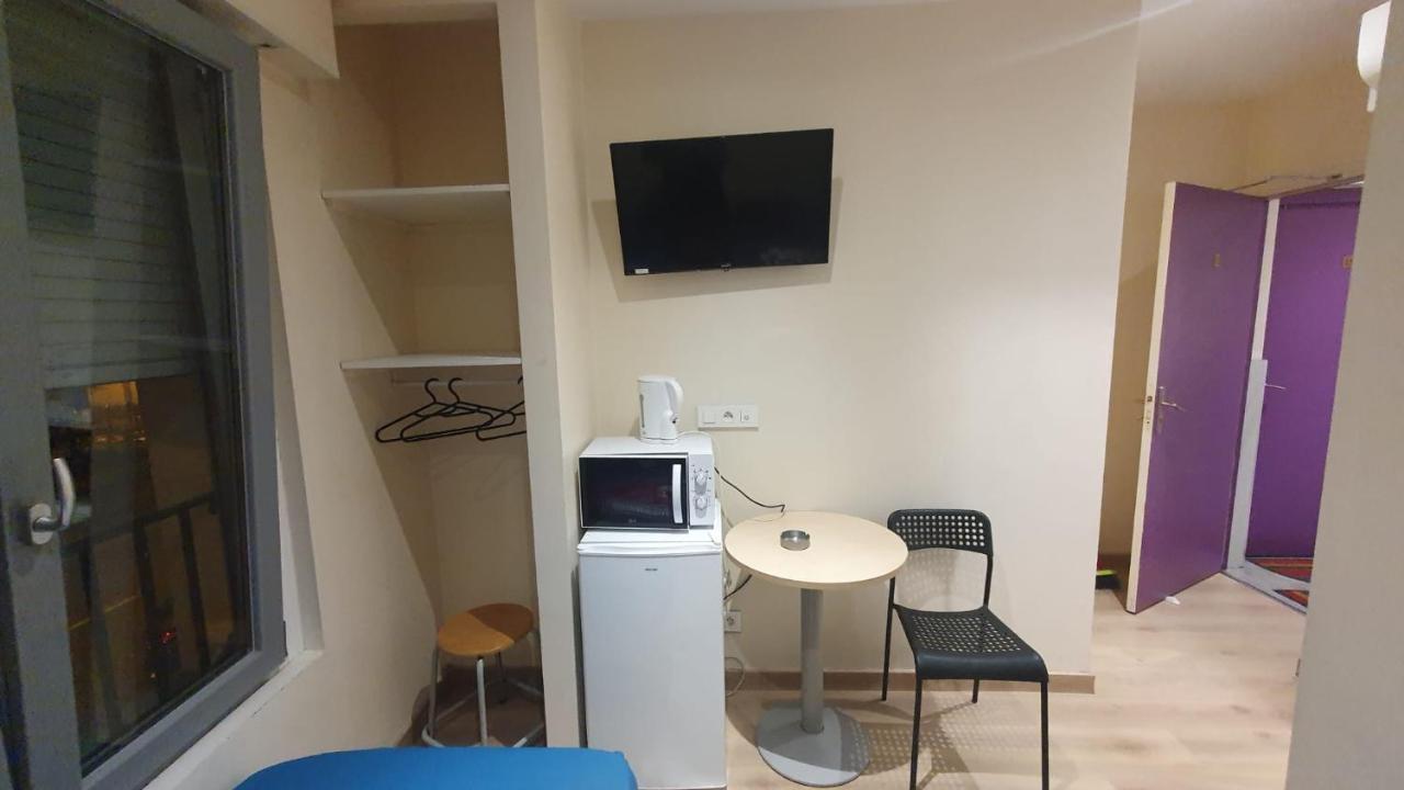 Hotel Le Privilege La Courneuve Εξωτερικό φωτογραφία
