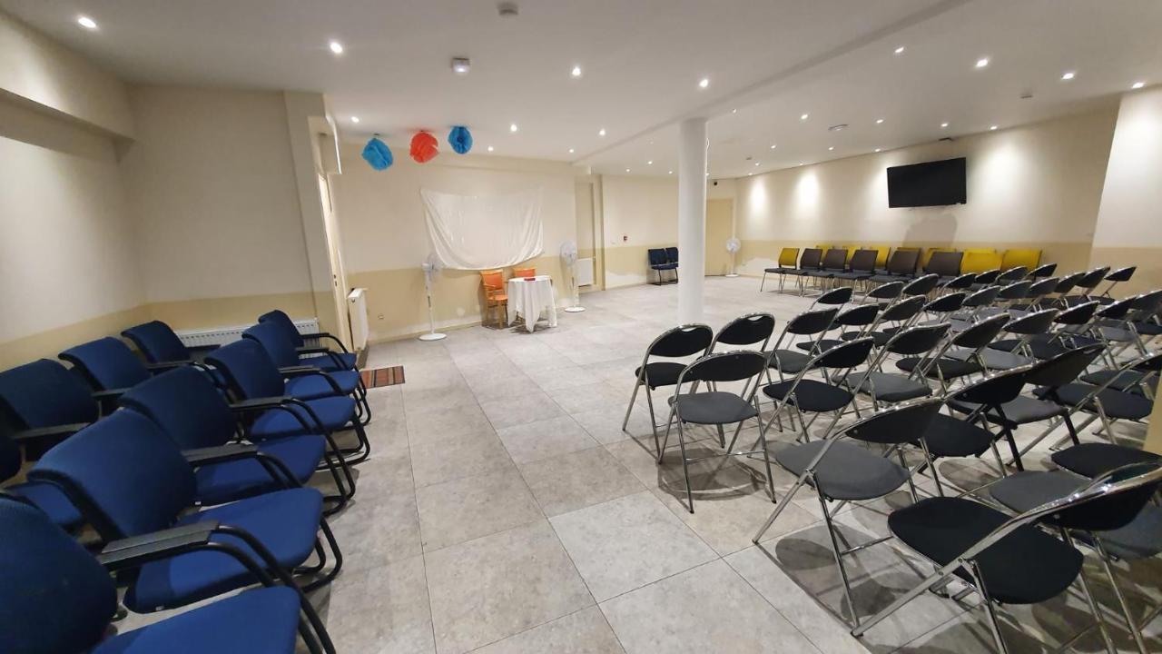 Hotel Le Privilege La Courneuve Εξωτερικό φωτογραφία